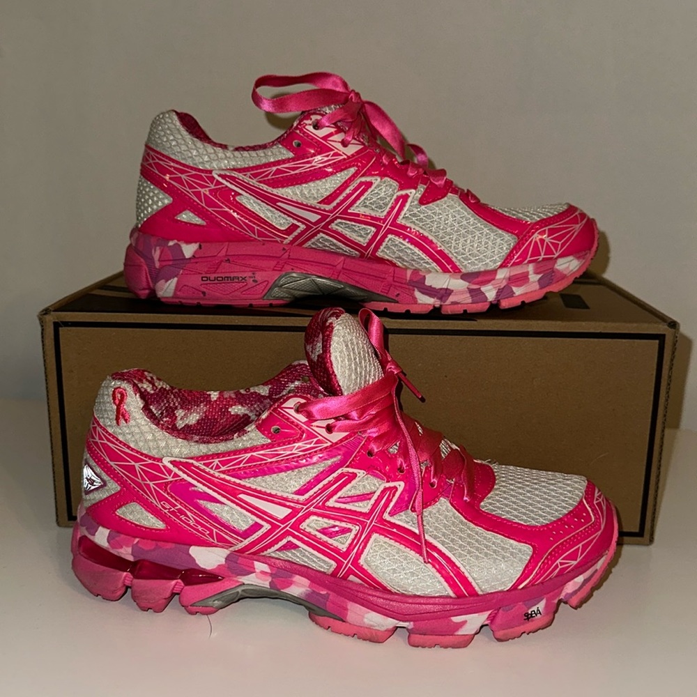 ASICS Gel GT- 1000 Breast Cancer Awarnes Sneaker size 7.5.